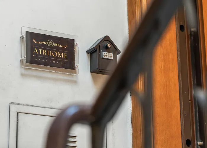 Atrhome- Penthouse Tritone בית נופש *