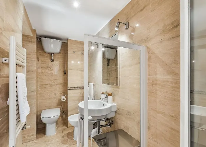בית נופש Atrhome- Penthouse Tritone רומא